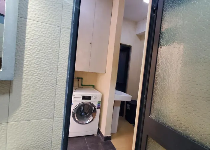 Hostel Wander Luxe Tirana