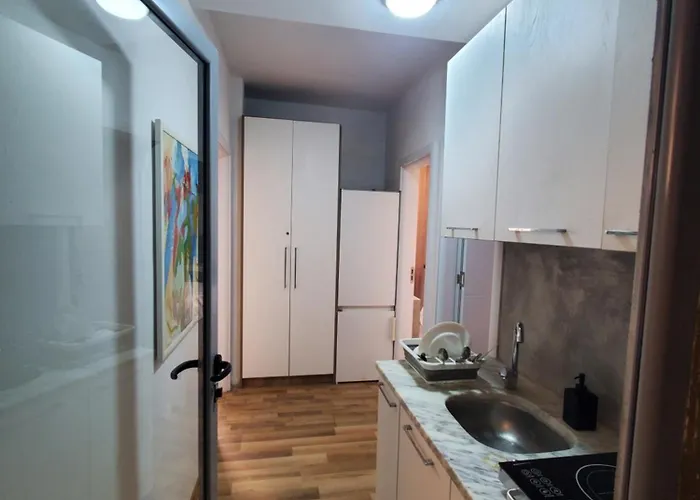 Hostel Wander Luxe Tirana