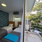 Hostel Wander Luxe Tirana