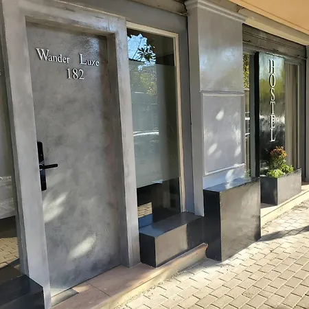 Hostel Wander Luxe Tirana