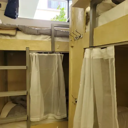 Wander Luxe Hostel *