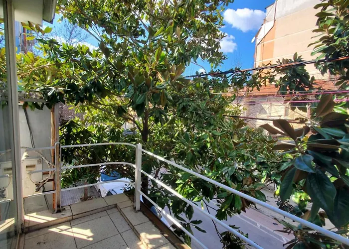 Wander Luxe Hostel *